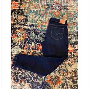 Dark wash Levi’s skinny jeans 💙💙 NWOT